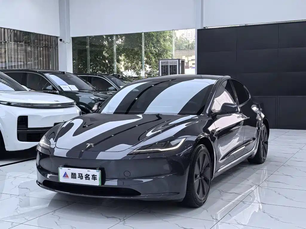 Tesla Model 3 2024