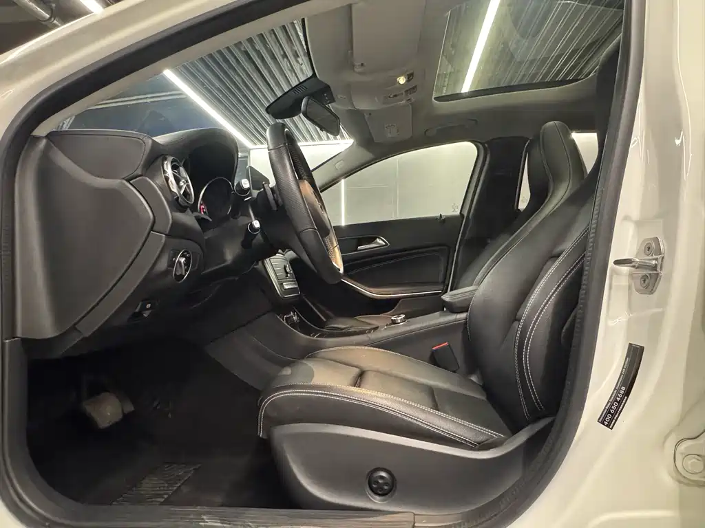 Mercedes-Benz GLA 2018 GLA 200 Fashion