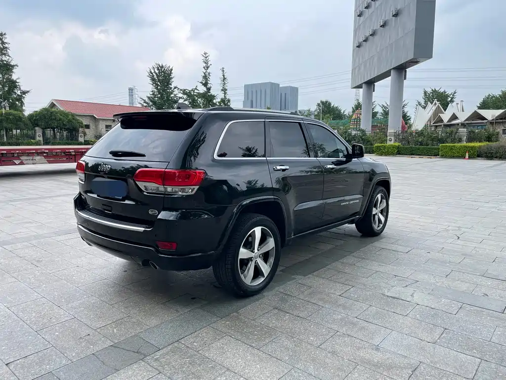 Jeep Grand Cherokee (Import) — миниатюра 4