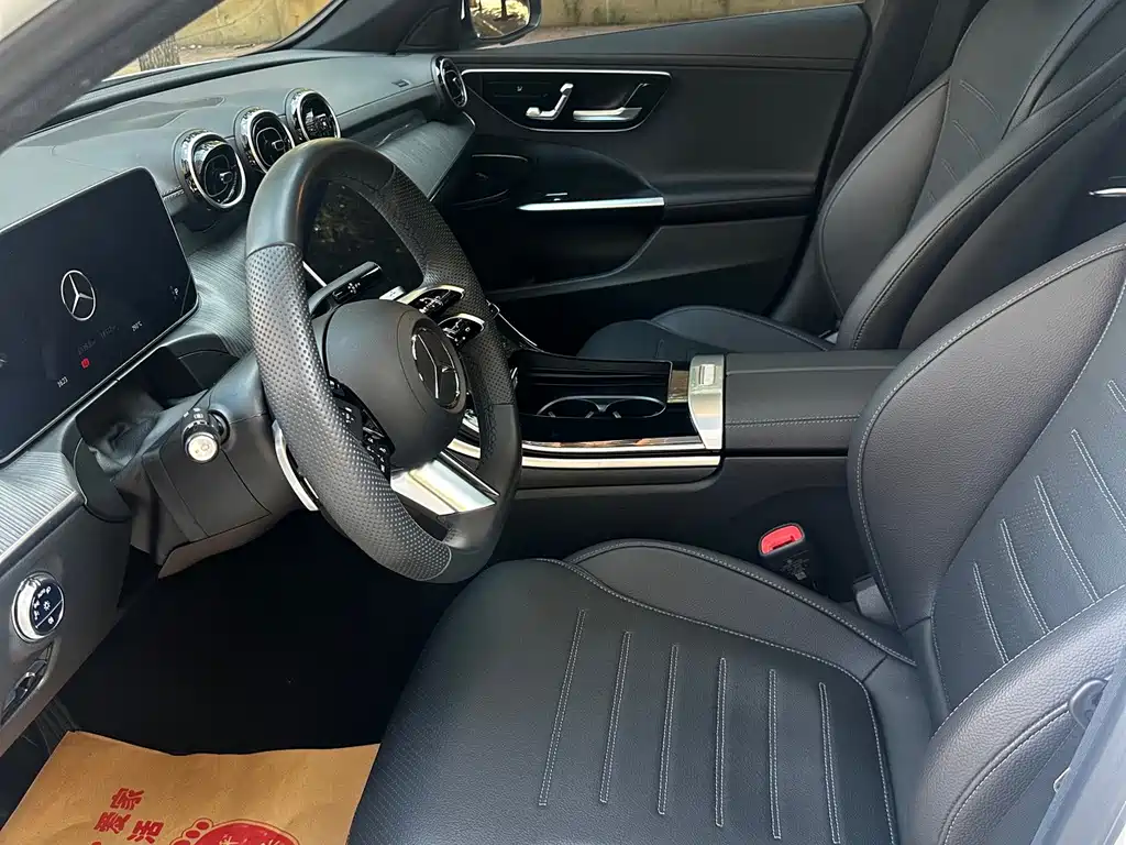 Mercedes-Benz C-Class — миниатюра 6