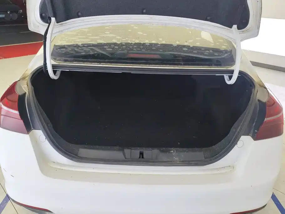 Geely Emgrand — миниатюра 4