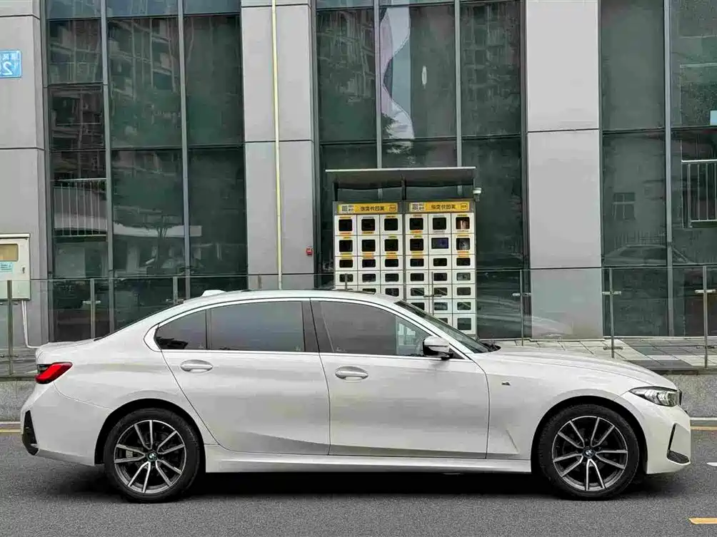 BMW 3 Series — миниатюра 4