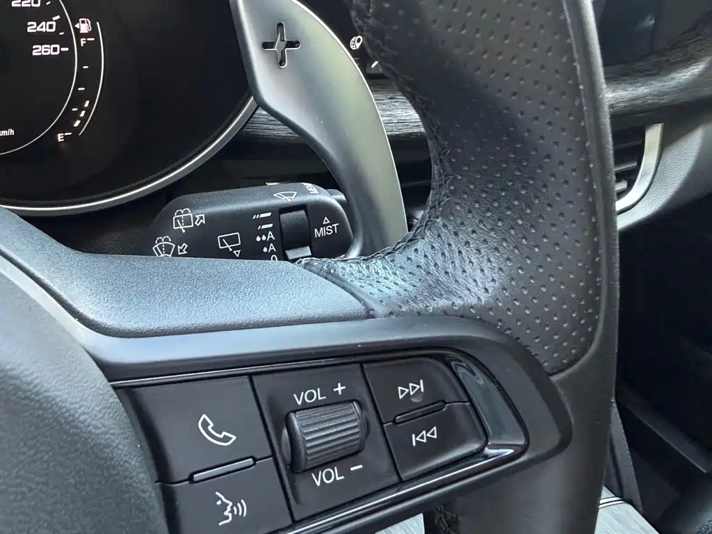 Alfa Romeo Stelvio — миниатюра 14