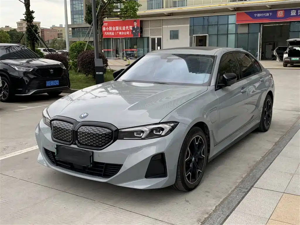 BMW i3 2025