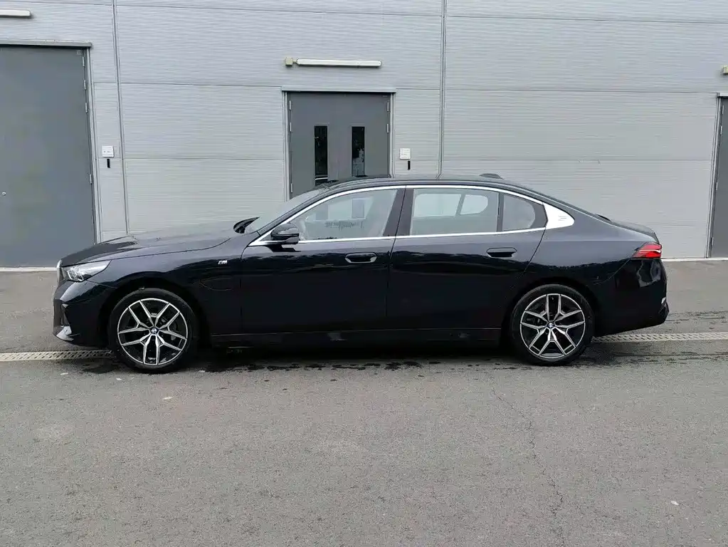 BMW i5 — миниатюра 4