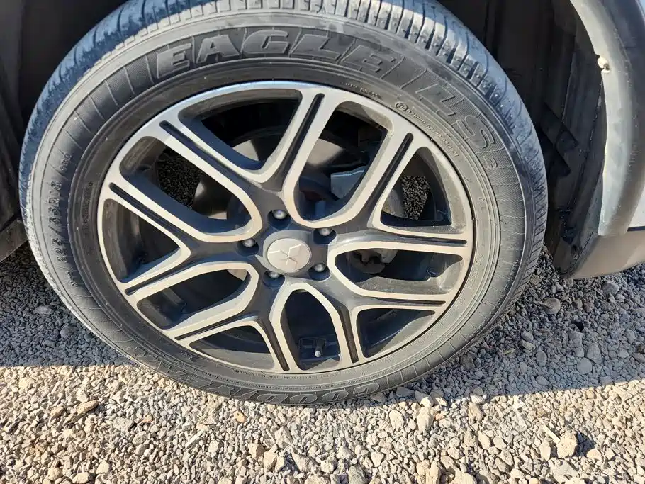 Mitsubishi Outlander (Import) — миниатюра 6