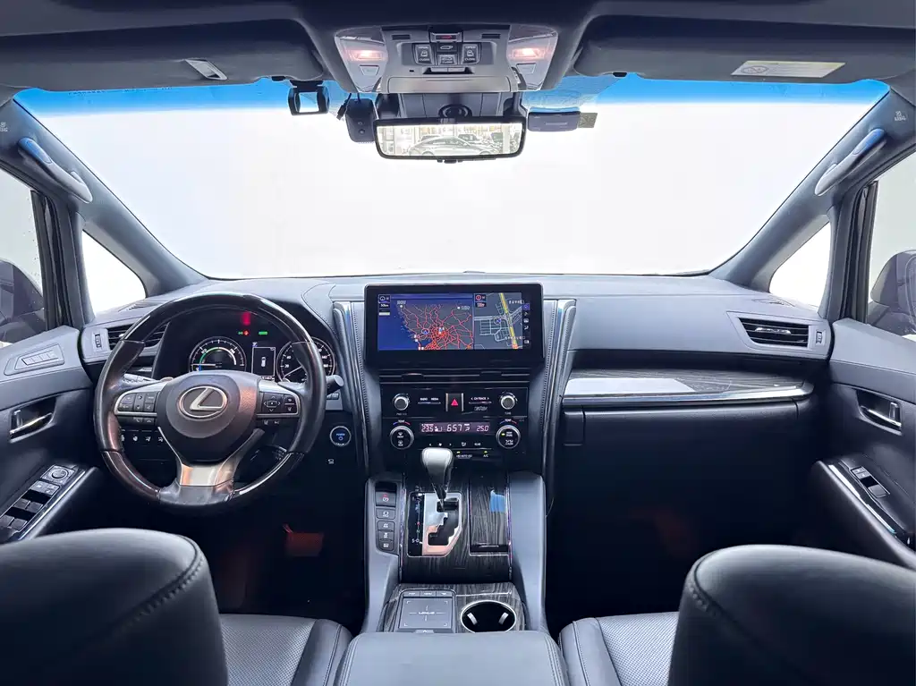 Lexus LM — миниатюра 5
