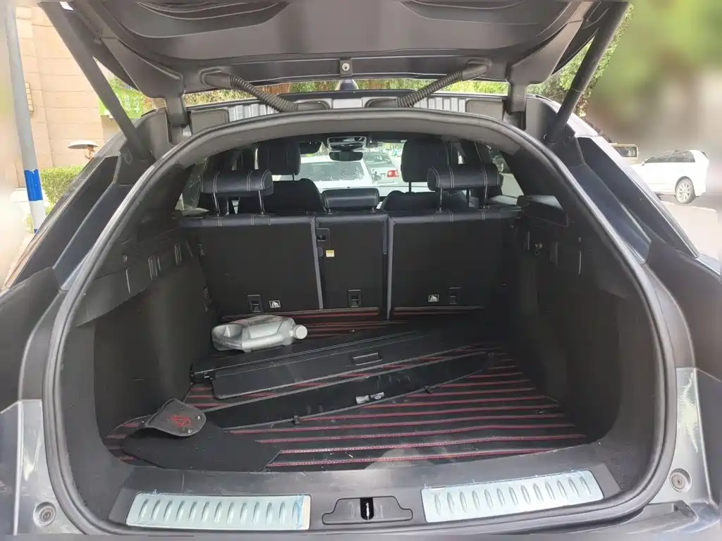 Land Rover Velar — миниатюра 20