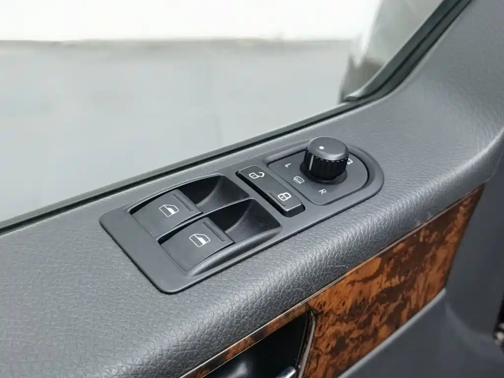 Volkswagen Multivan — миниатюра 9