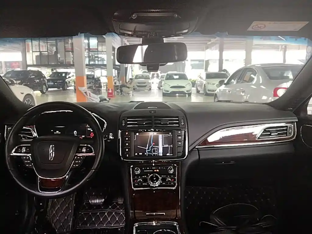 Lincoln Continental — миниатюра 10