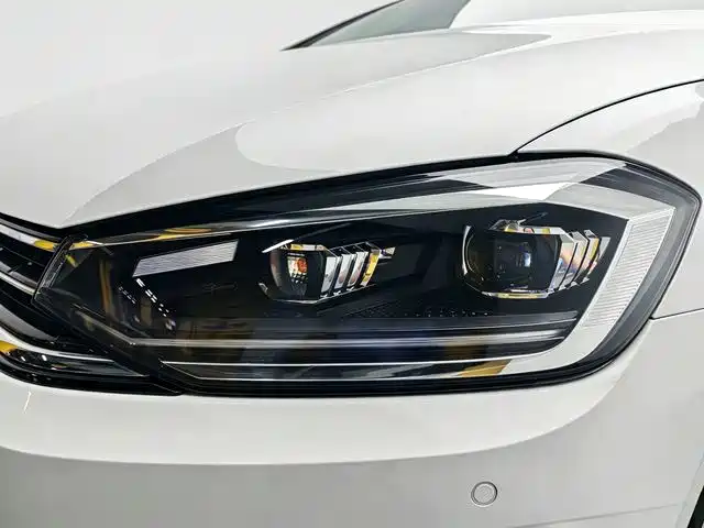 Volkswagen Golf · 2020 280TSI AT