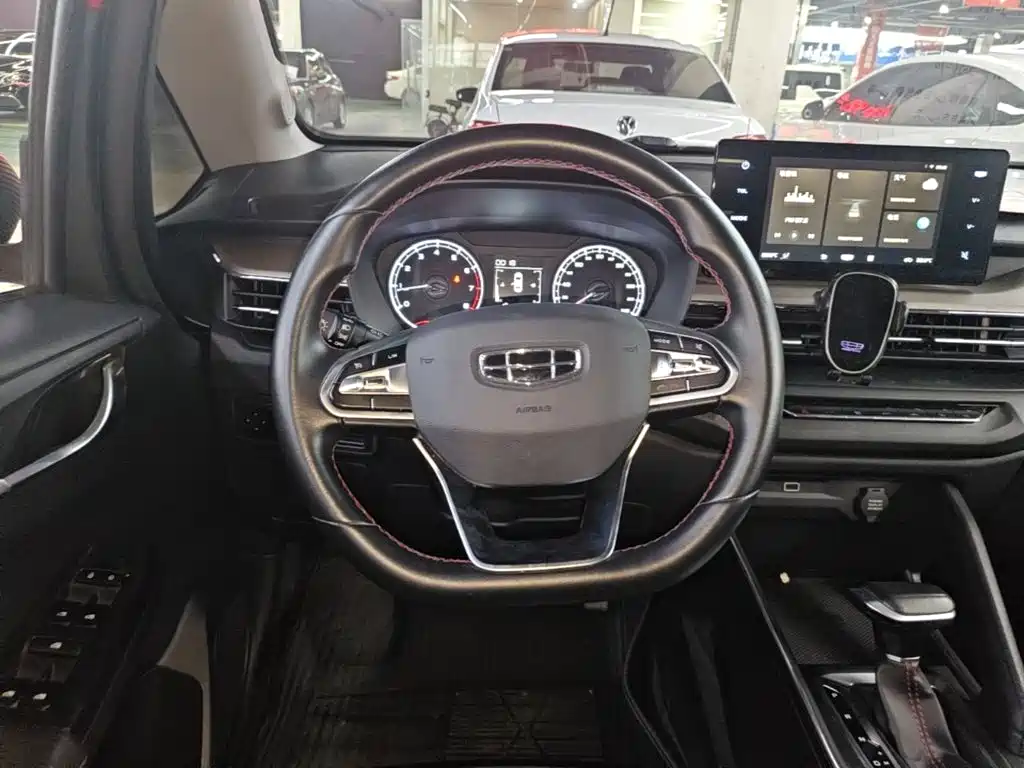 Geely Vision X3 — миниатюра 15