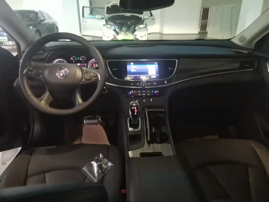 Buick LaCrosse — миниатюра 10