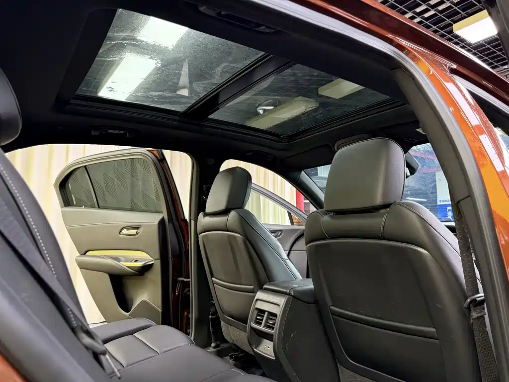 Cadillac XT4 — миниатюра 30