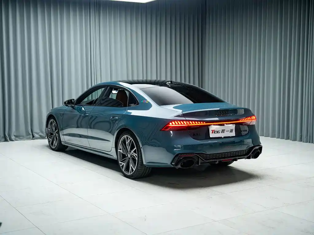 Audi A7L — миниатюра 10