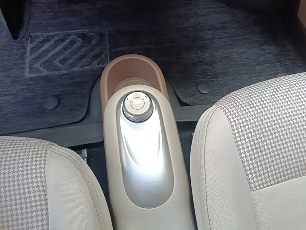 Wuling MINIEV — миниатюра 14