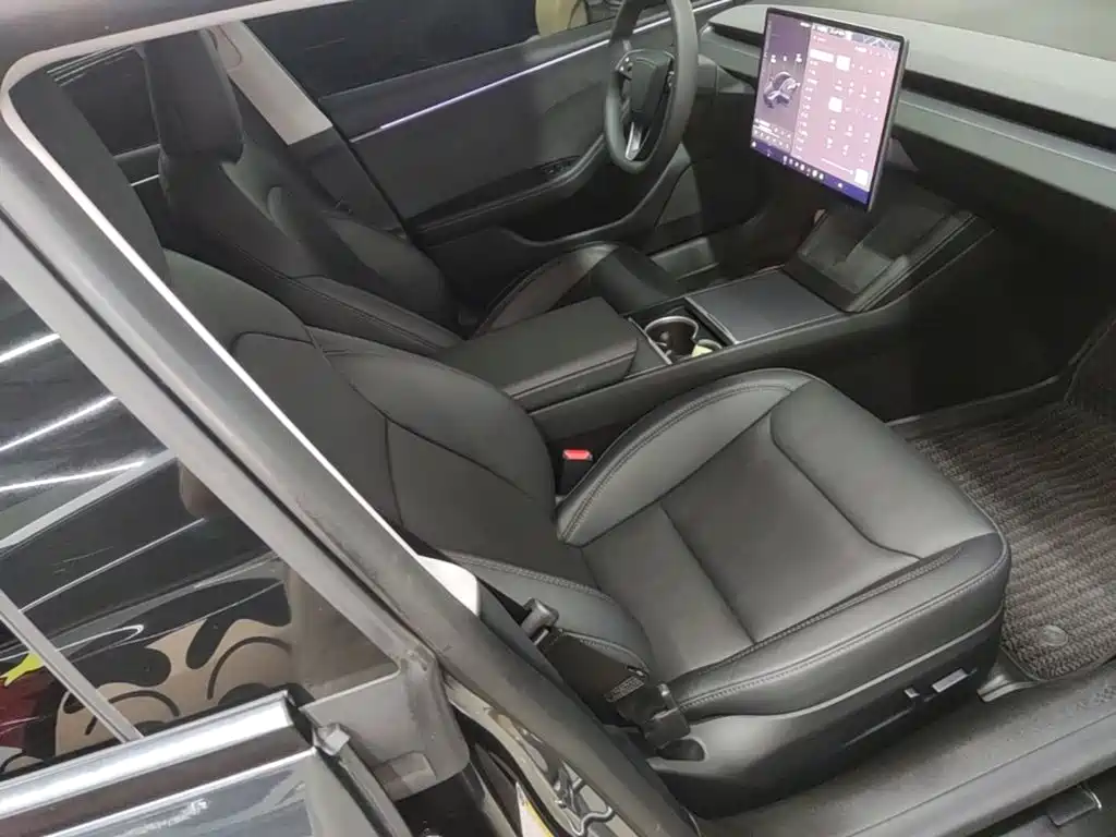 Tesla Model 3 — миниатюра 25