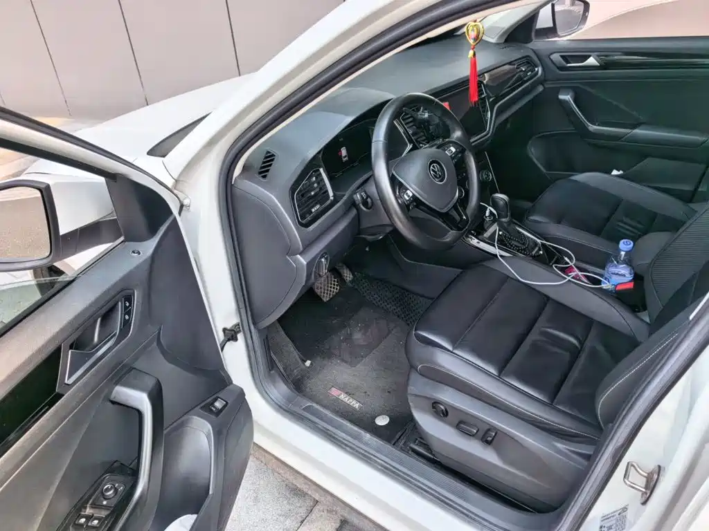 Volkswagen T-Roc — миниатюра 12