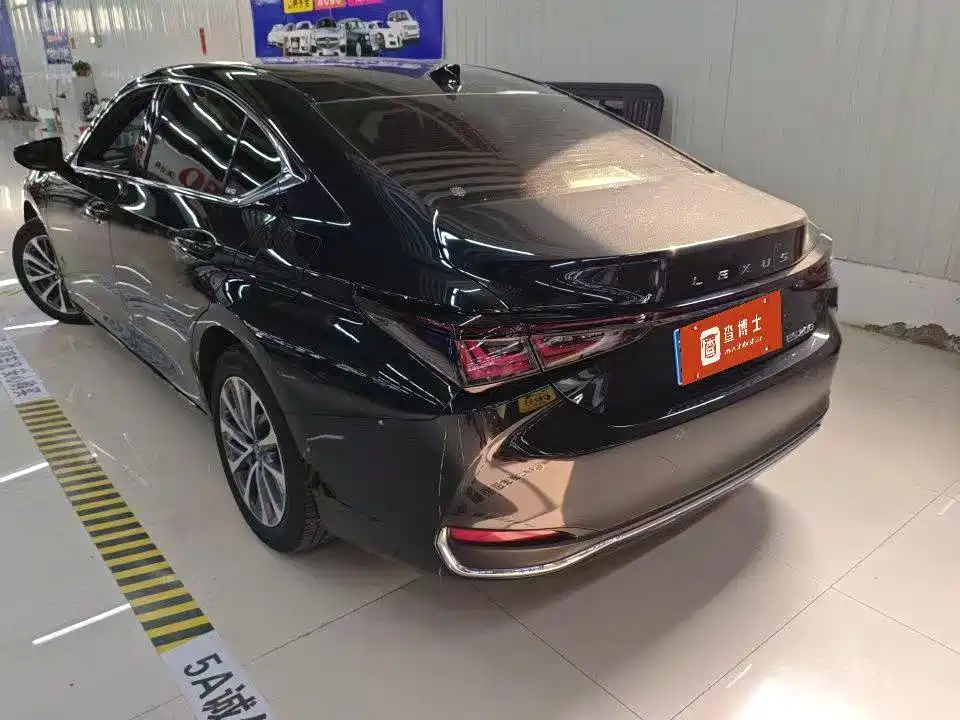 Lexus ES — миниатюра 6