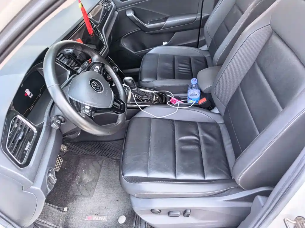 Volkswagen T-Roc — миниатюра 11