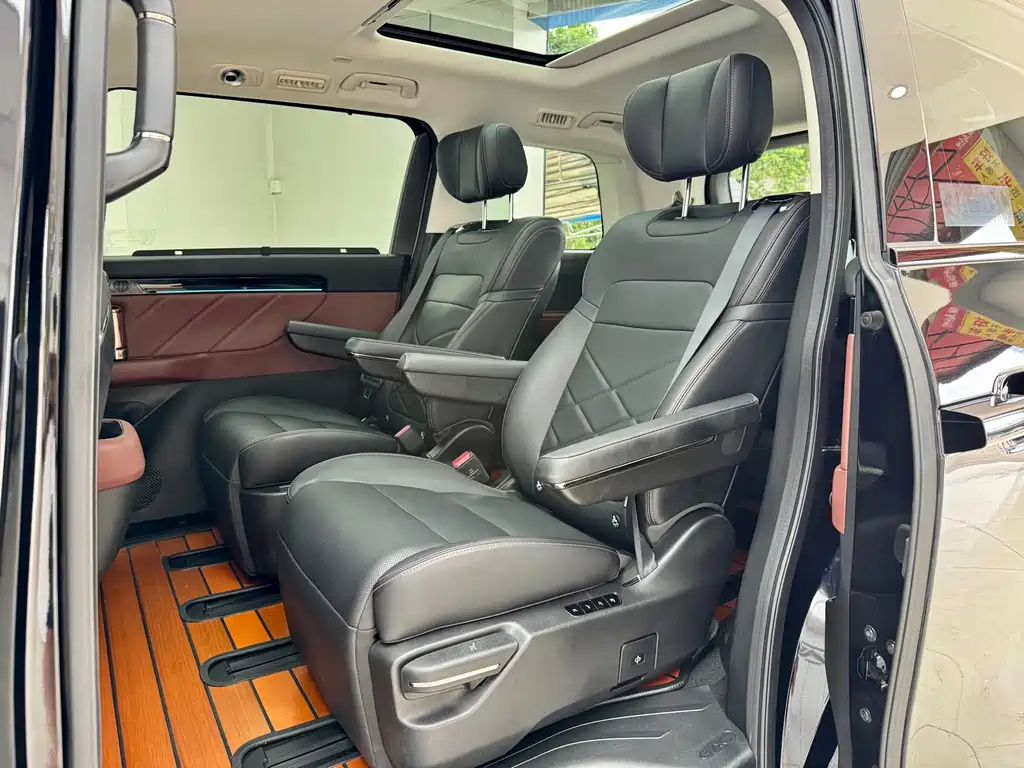 GAC Motor Trumpchi E8 PHEV — миниатюра 9