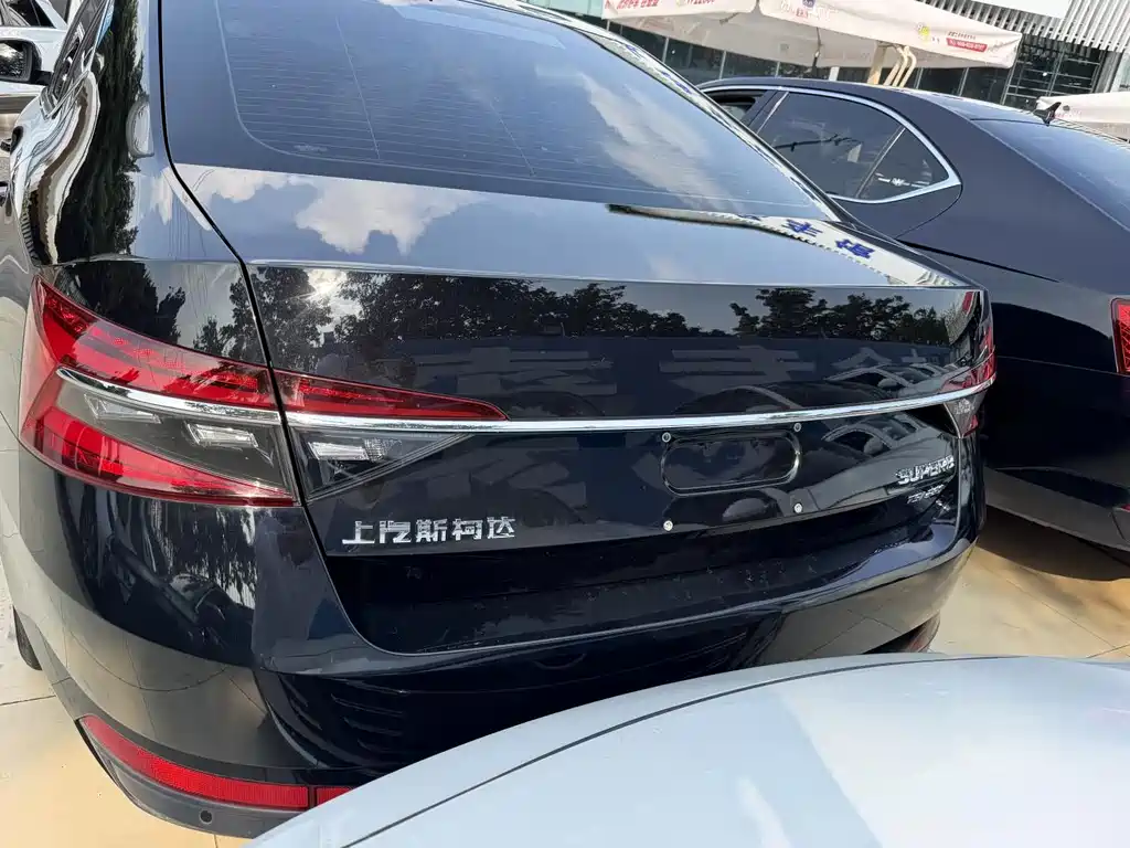 Skoda Superb — миниатюра 13