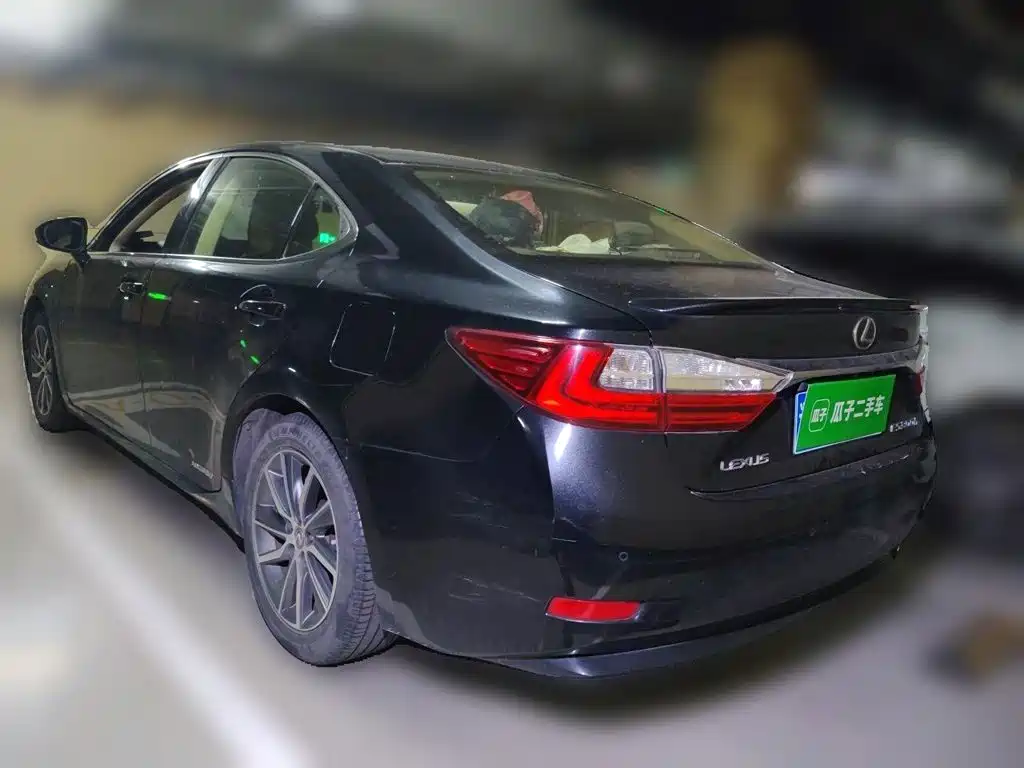 Lexus ES — миниатюра 5