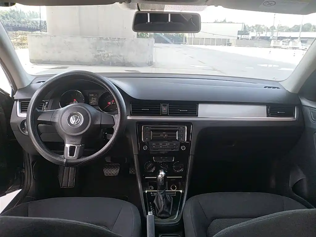 Volkswagen Bora 2014 1.6L AT Fashion