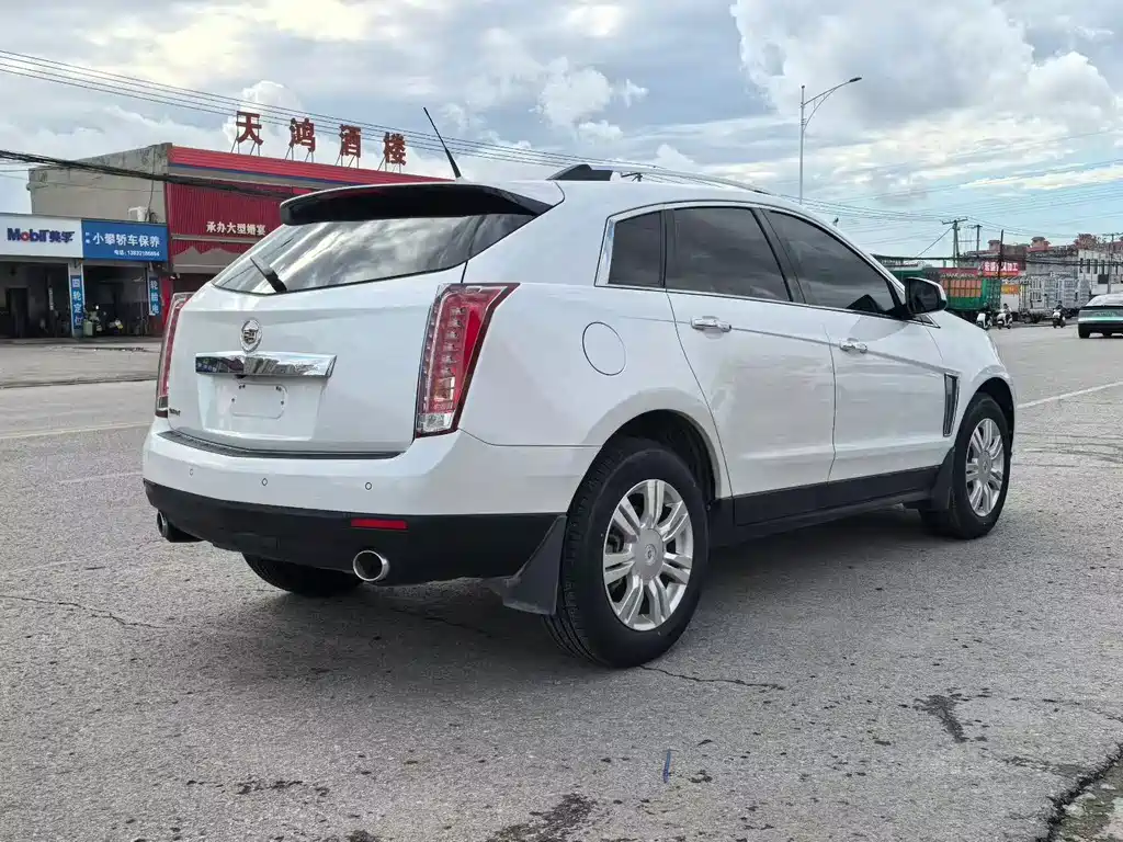 Cadillac SRX — миниатюра 3