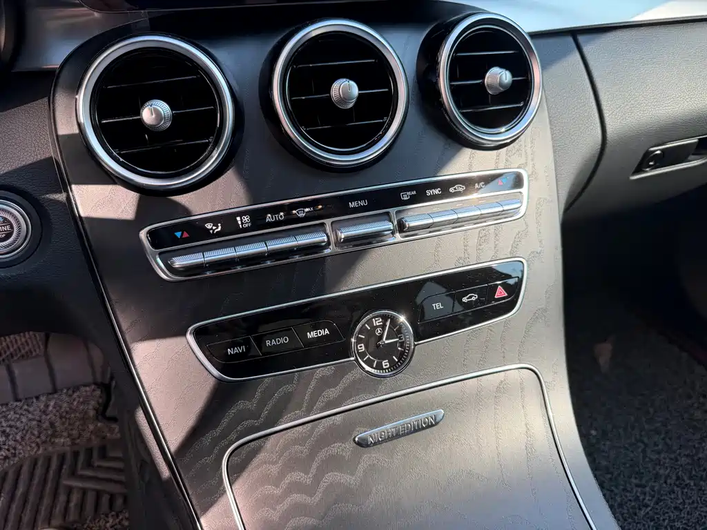 Mercedes-Benz C-Class — миниатюра 7