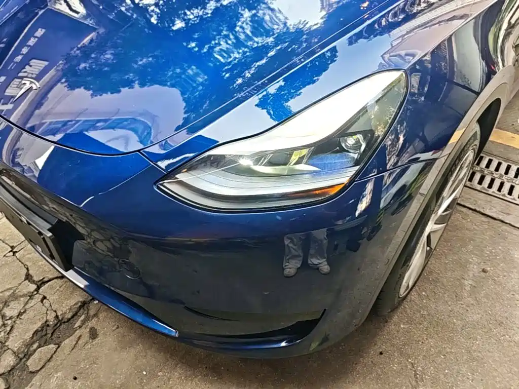 Tesla Model Y — миниатюра 24