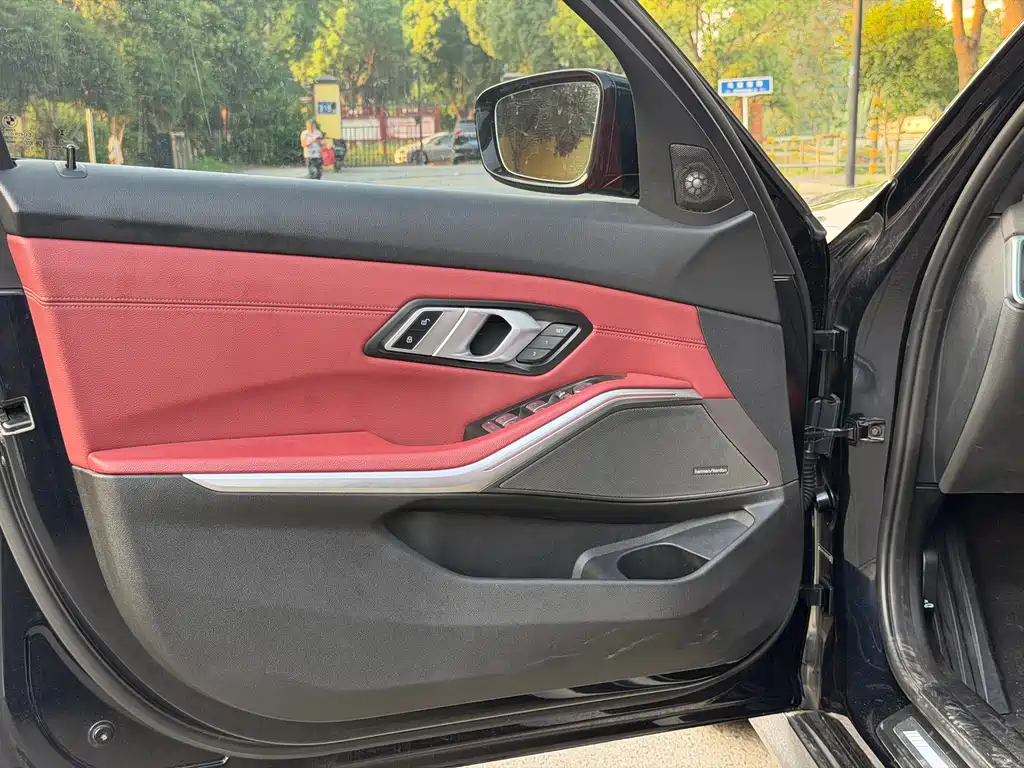 BMW 3 Series — миниатюра 8