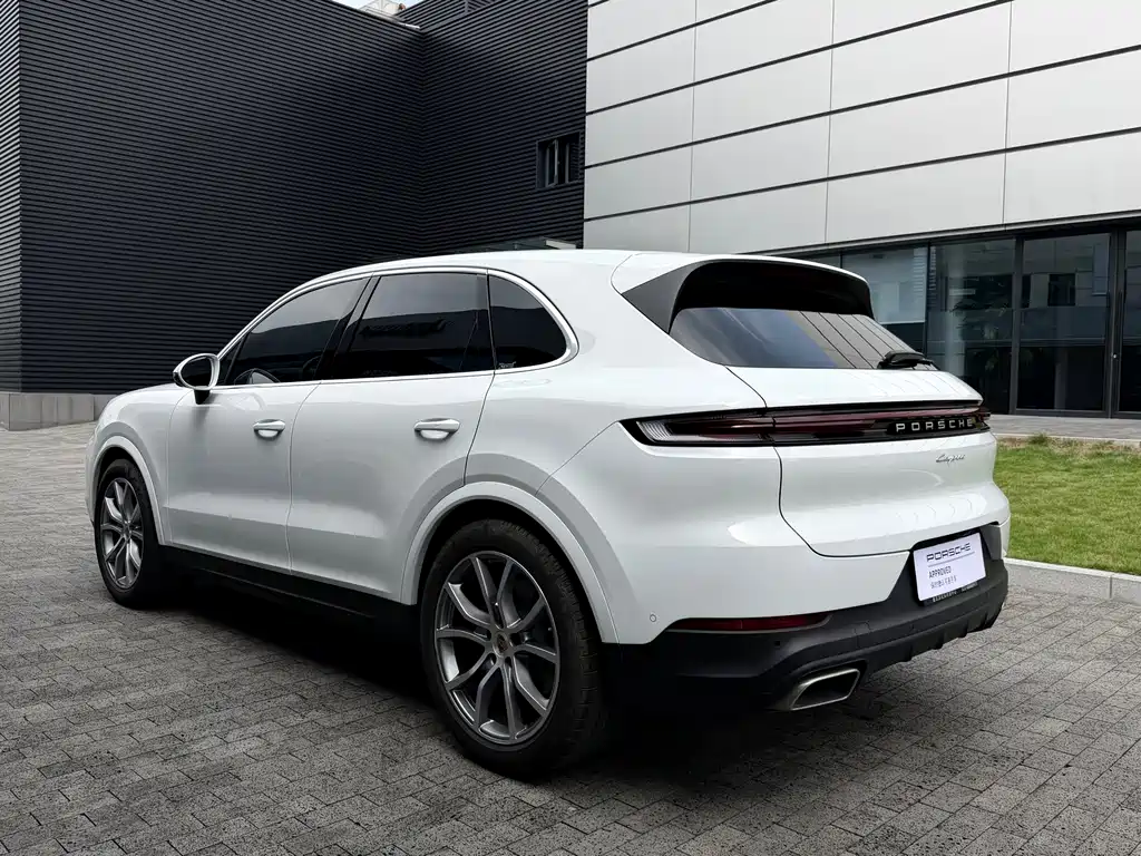 Porsche Cayenne — миниатюра 4