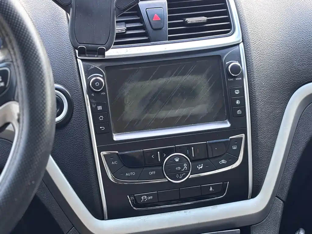 Geely Emgrand — миниатюра 16