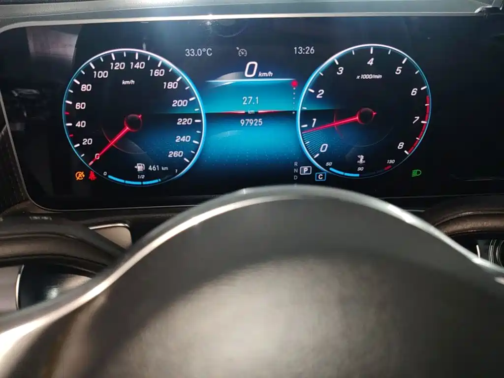 Mercedes-Benz GLB — миниатюра 12
