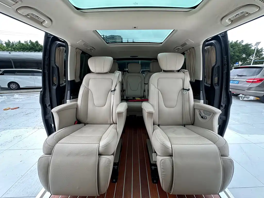 Mercedes-Benz V-Class — миниатюра 7
