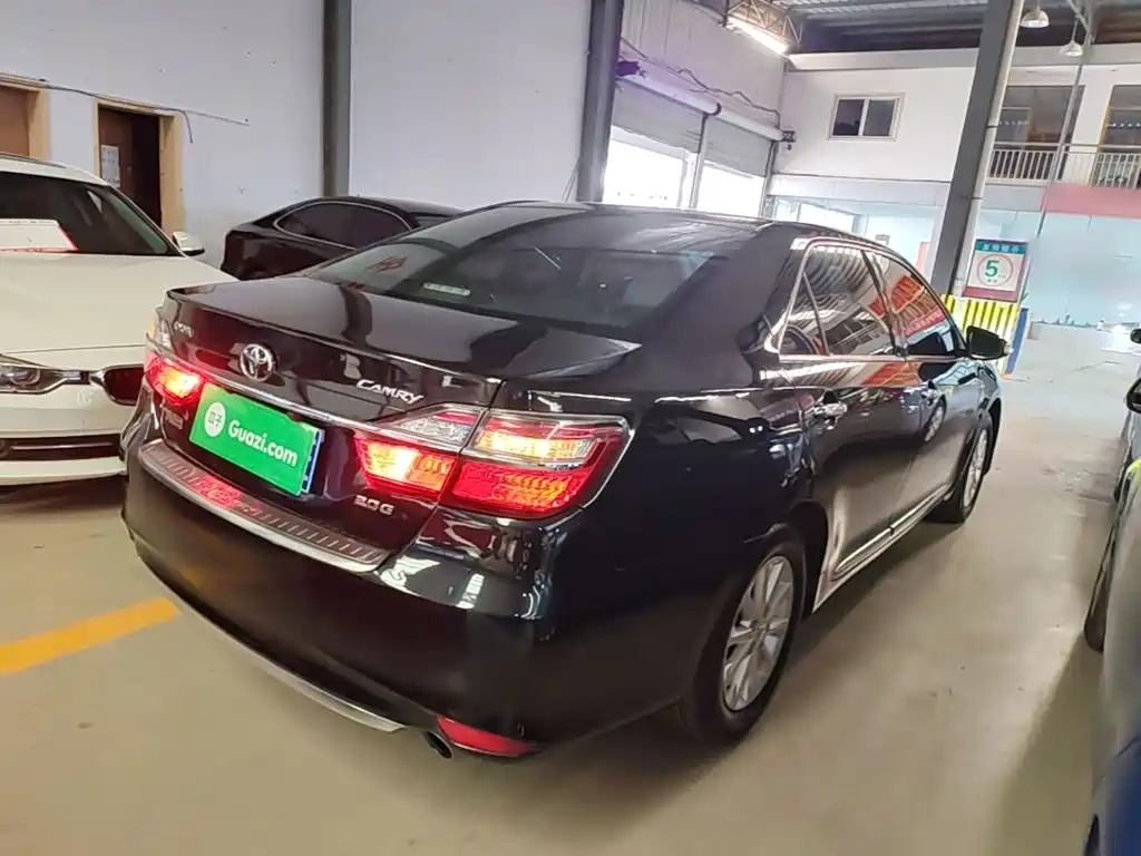Toyota Camry — миниатюра 7