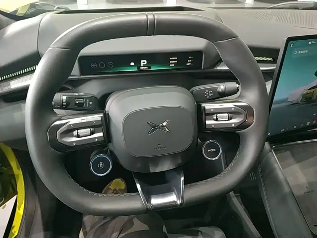XPeng P7 — миниатюра 11