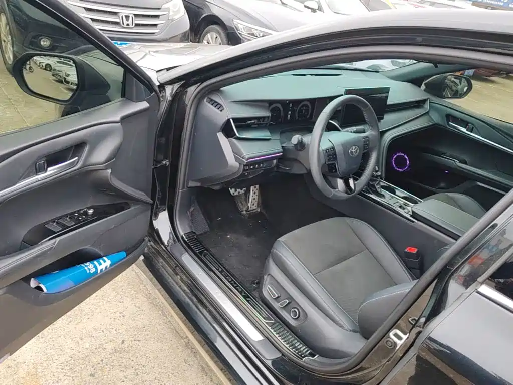 Toyota Camry — миниатюра 16