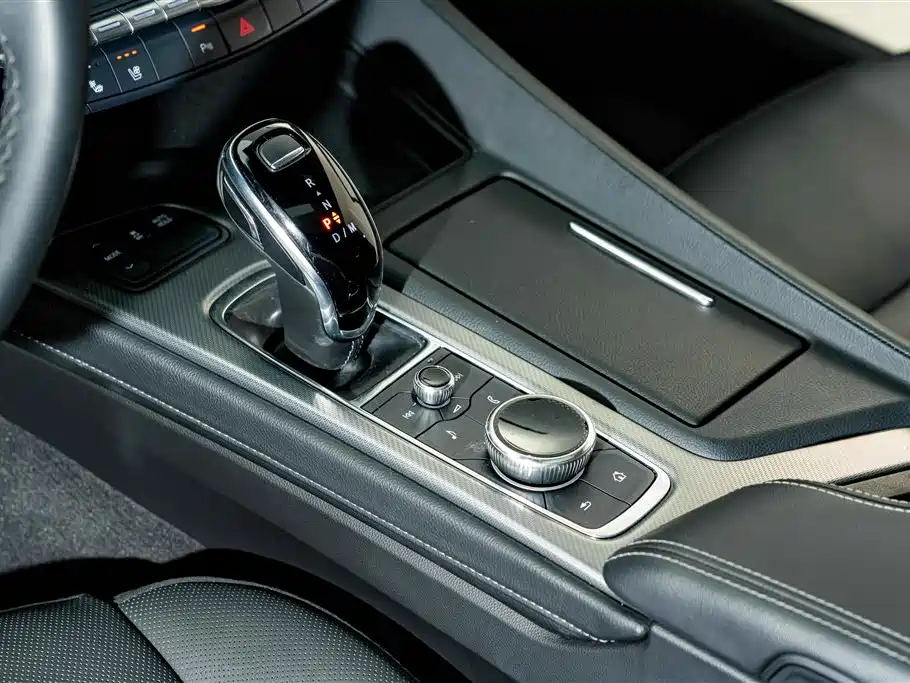 Cadillac CT5 — миниатюра 11