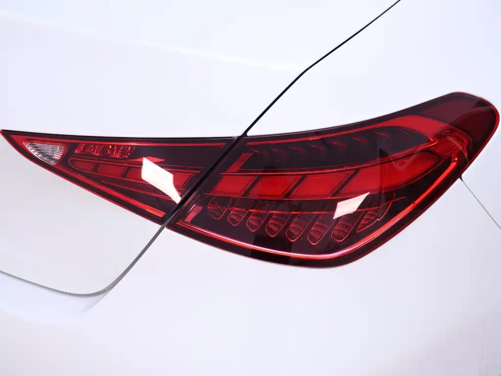 Mercedes-Benz C-Class — миниатюра 9