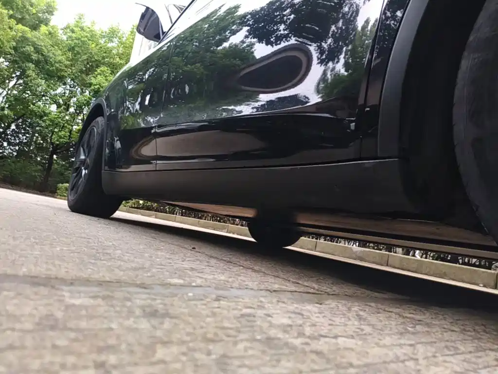 Tesla Model Y — миниатюра 21