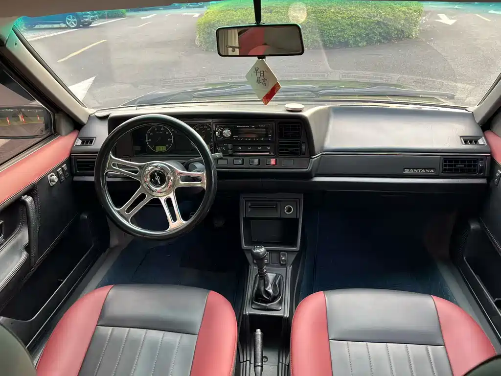 Volkswagen Santana Classic — миниатюра 5