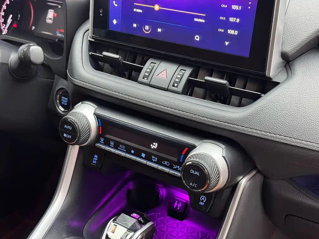 Toyota RAV4 — миниатюра 15