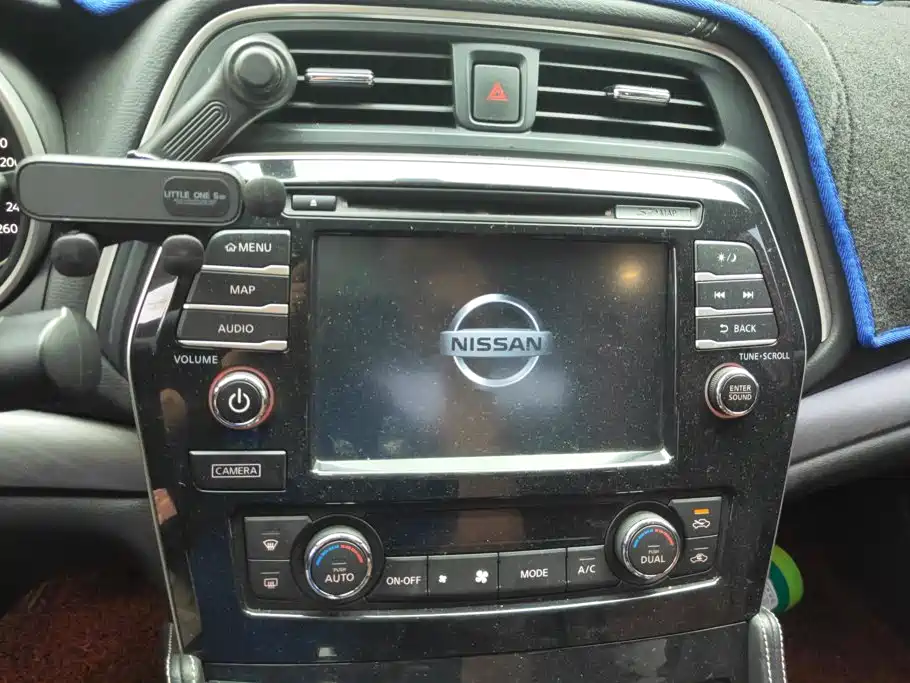 Nissan Cima — миниатюра 13