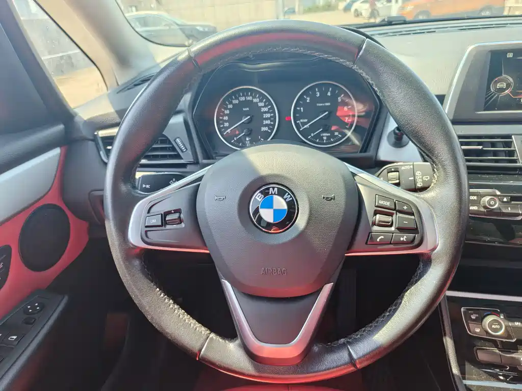 BMW 2 Series Active Tourer — миниатюра 13