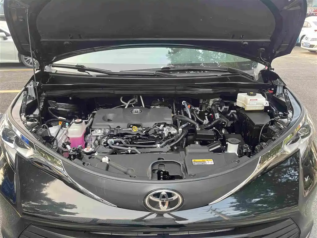 Toyota Sienna — миниатюра 30