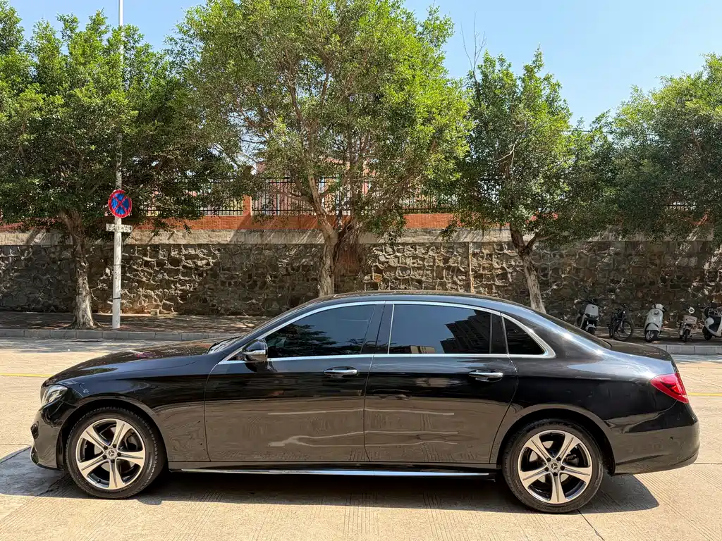 Mercedes-Benz E-Class — миниатюра 14