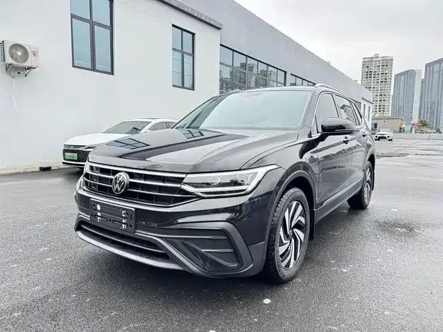 VOLKSWAGEN TIGUAN L 2024