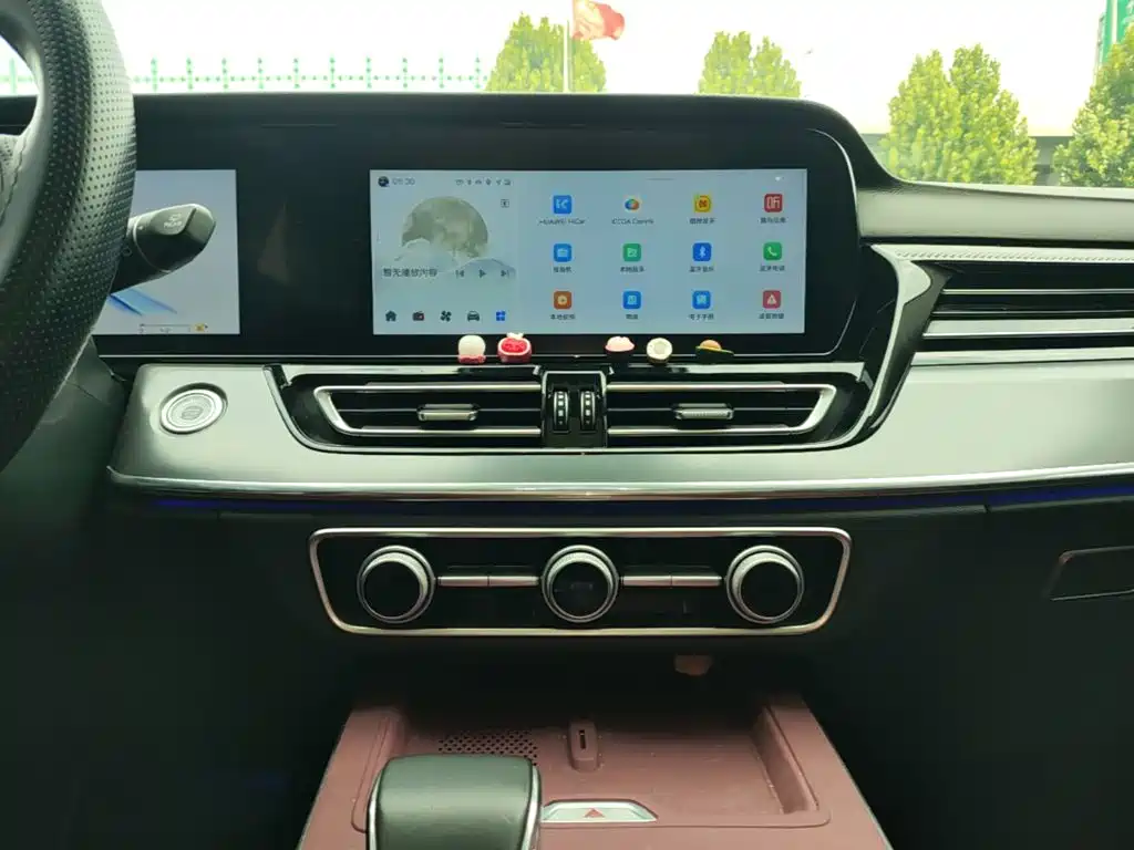 Hongqi HS5 2023 2.0T Pro50